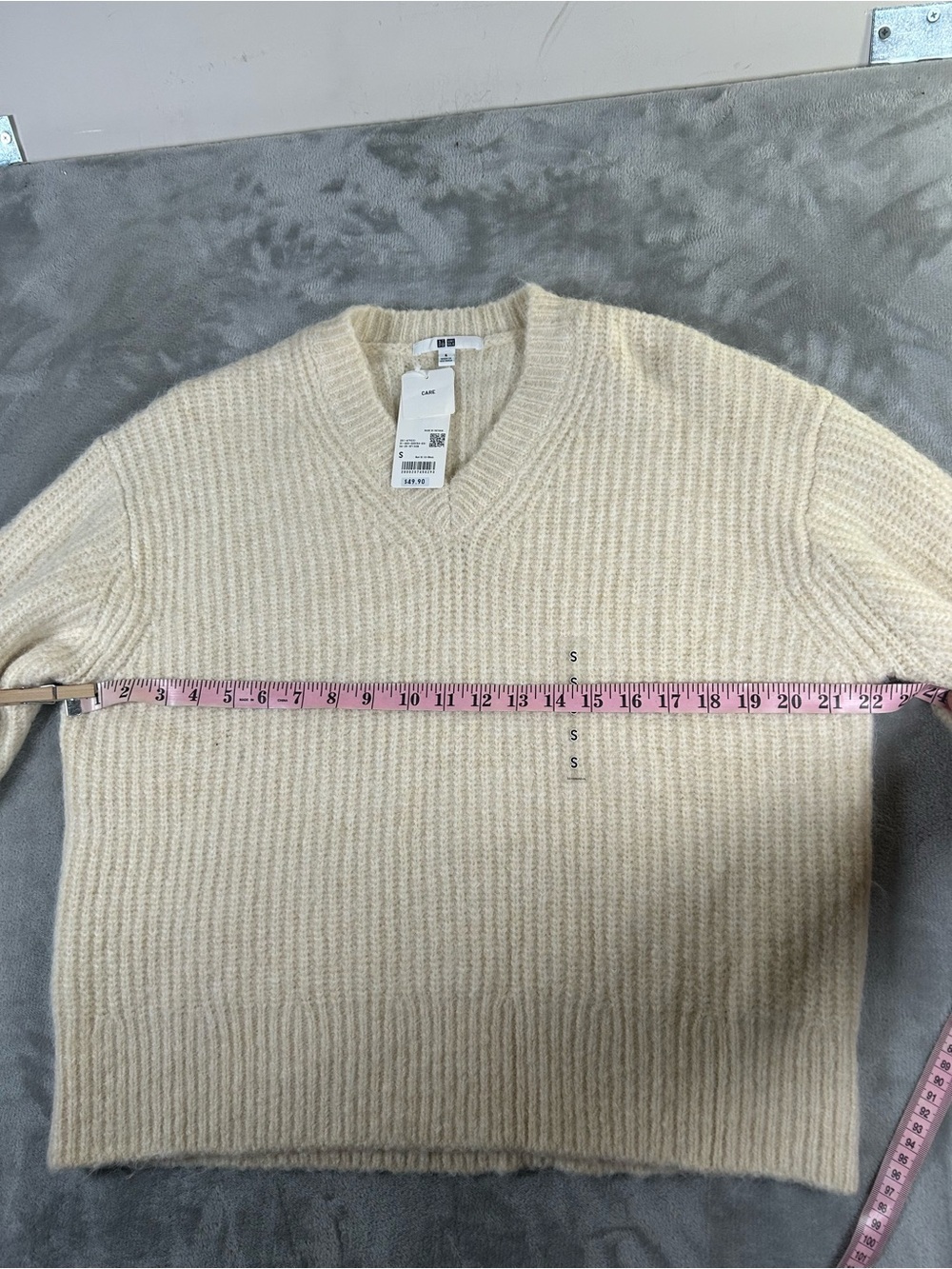 NWT Uniqlo Cream V-Neck Chunky Rib Knit Sweater - Picture 10 of 11